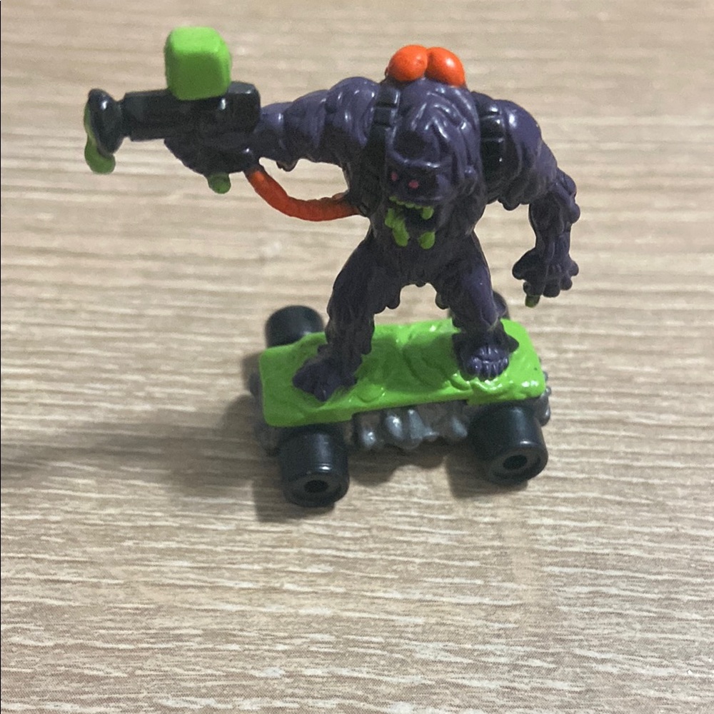 1991 Kenner Savage Mondo Blitzers Snot Shot Butt Kickers Purple Big Foot Yeti